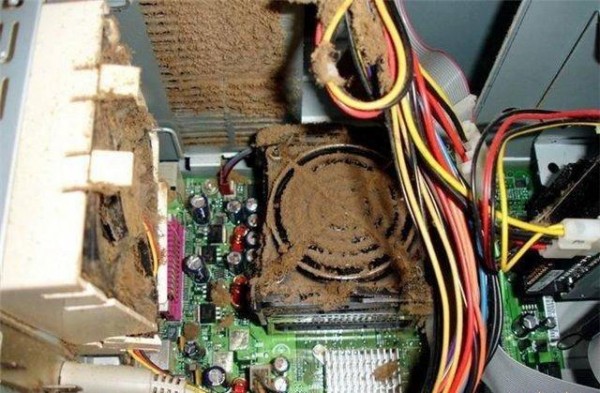 Как правильно чистить компьютер от пыли и грязи