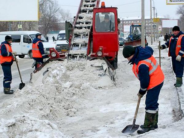 За своевременную очистку улиц от снега одних судят, а других хвалят